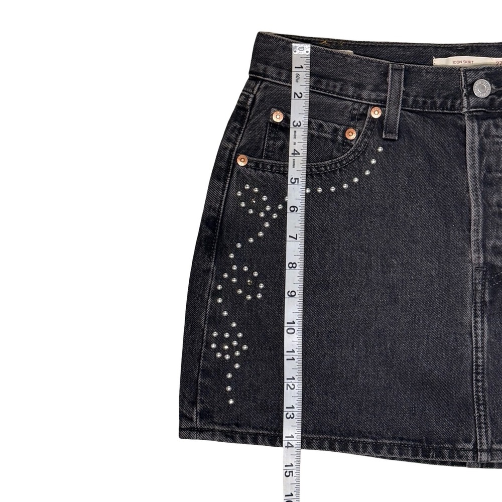 Levi's Premium Icon Washed Black Denim Studded Mini Skirt Size 27 Y2K Western - Picture 7 of 9